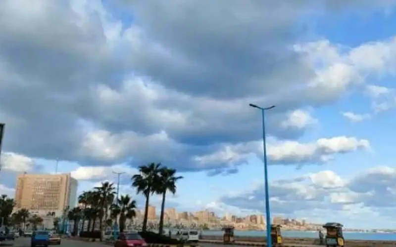 طقس الساعات المقبلة.. الأرصاد تحذر من ظاهرة جوية تضرب القاهرة و10 محافظات